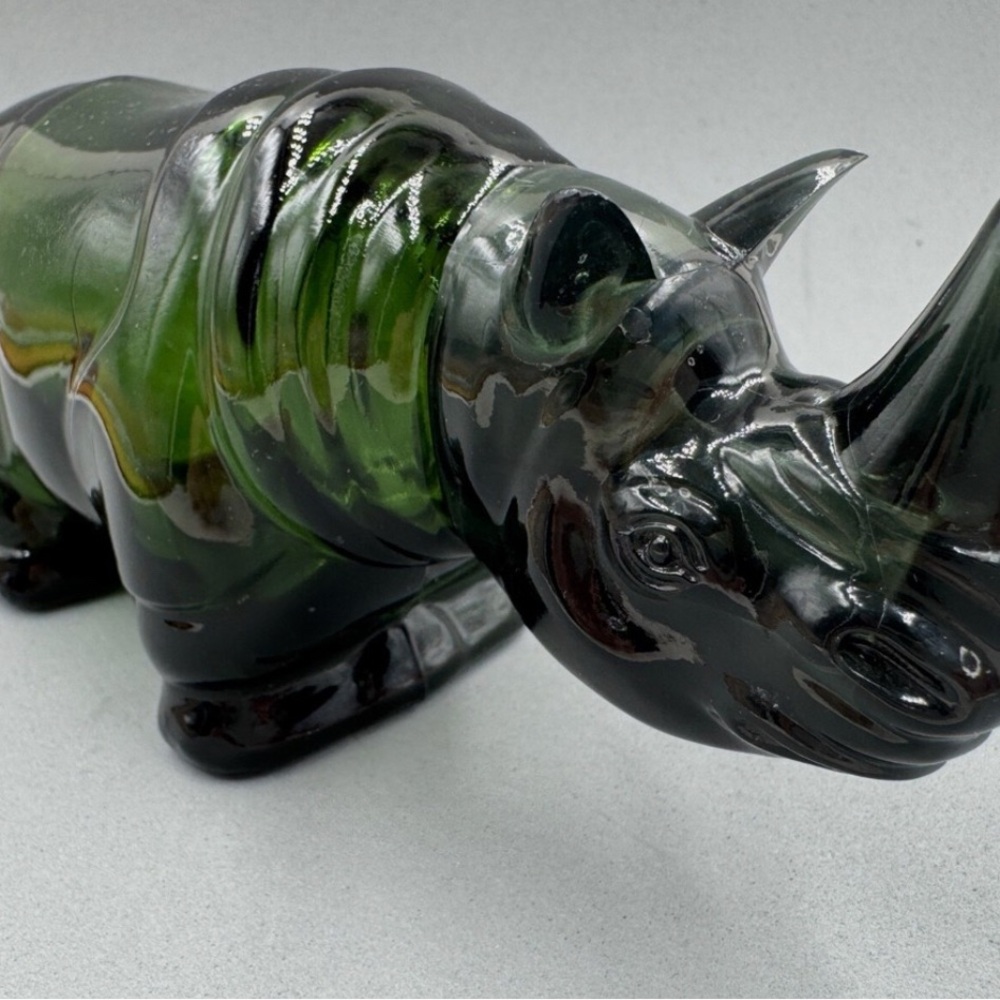 AVON PERFUME BOTTLE GREEN GLASS RHINOCEROS COLLECTABLE
